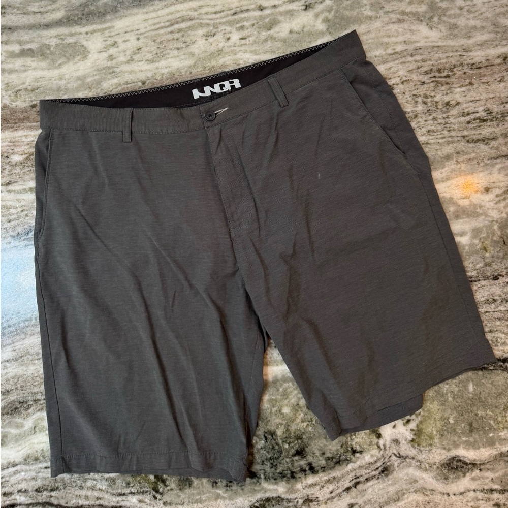 Men’s Gray Athetic Shorts Size 40